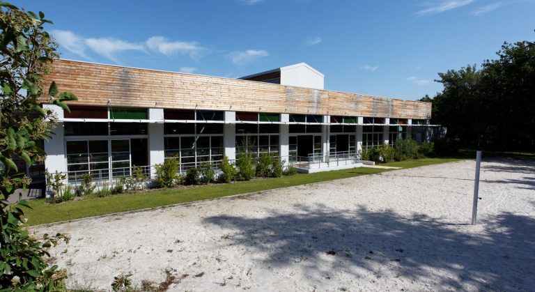piscine-lepuy-1375x750-2