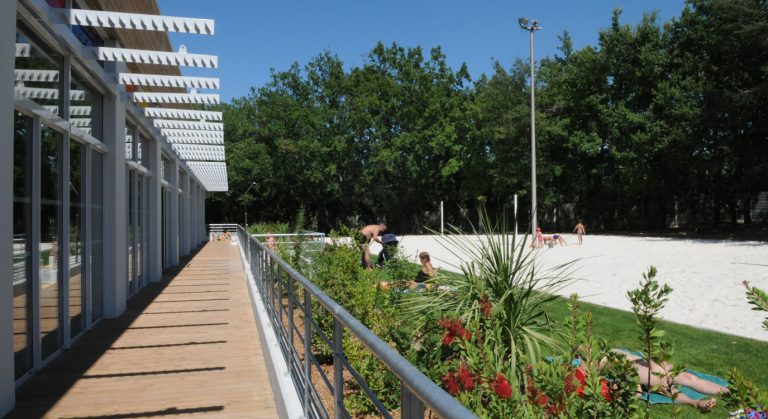 piscine-lepuy-1375x750-8