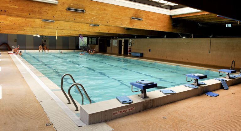 piscine-les-pennes-canetons-1375x750-1