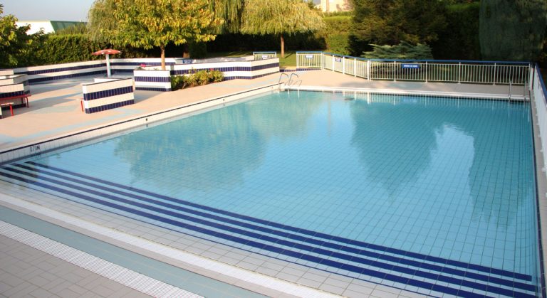 piscine-trets-1375x750-9