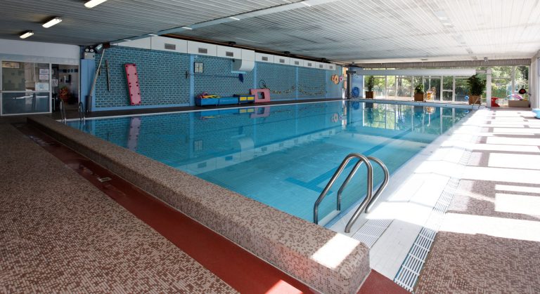 piscine-vitrolles-hermes-1375x750-4